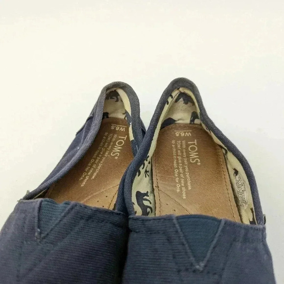 TOMS Canvas Navy Classics - 6.5 - Picture 3 of 10